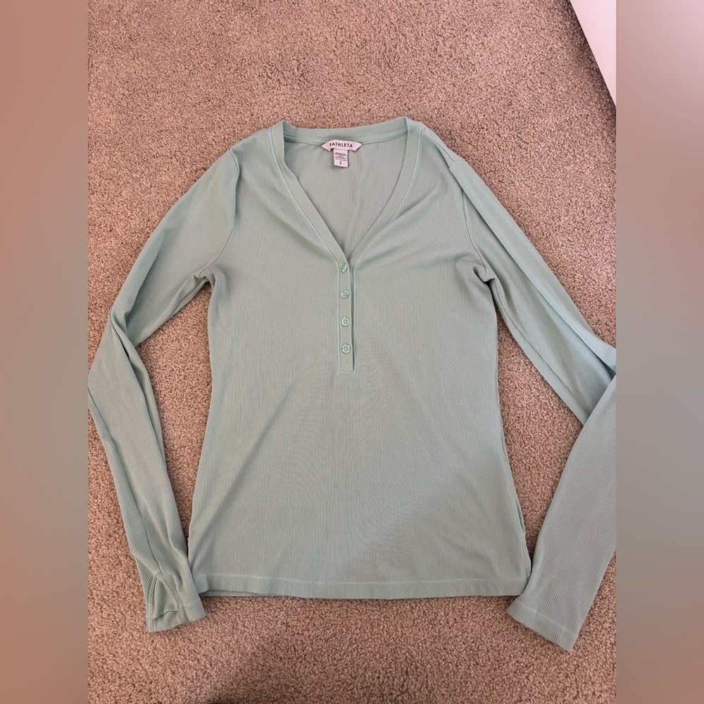 Athleta Uptempo Ribbed Henley Shirt Womens S mint green v- Neck Button Thumbhole